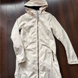 Lululemon definitely raining jacket - Angel Wing